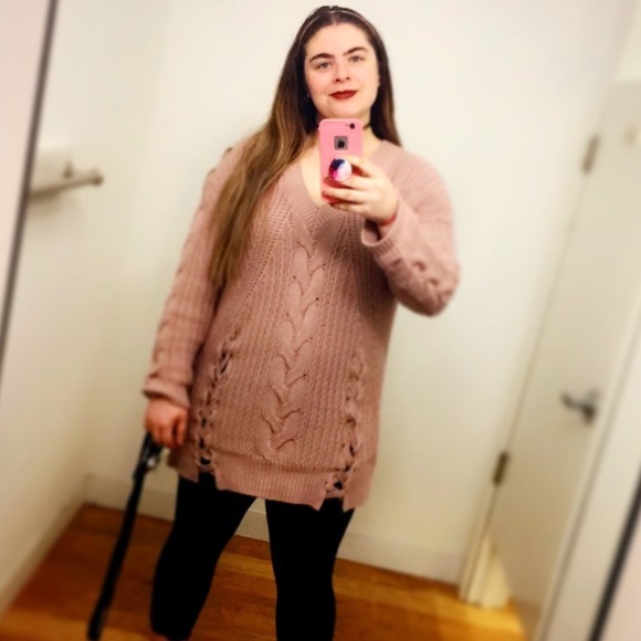 Meet your Posher, Emily - Picture 2 of 7